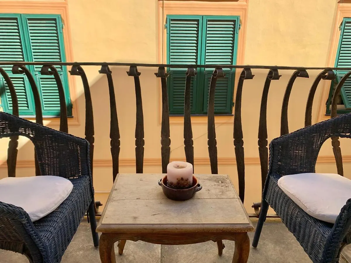 Historic Building By The Sea Apartment Finale Ligure Italy