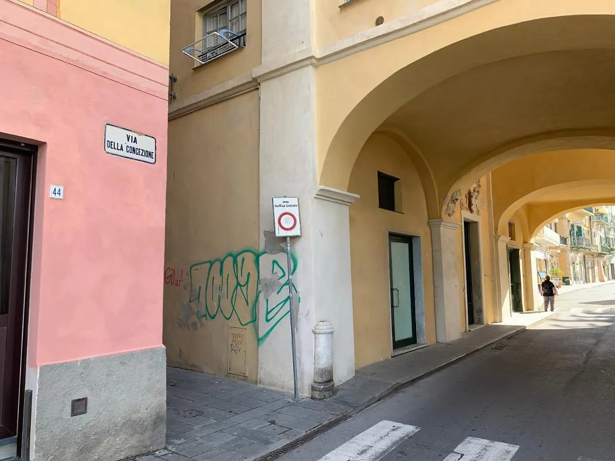 Historic Building By The Sea Apartment Finale Ligure