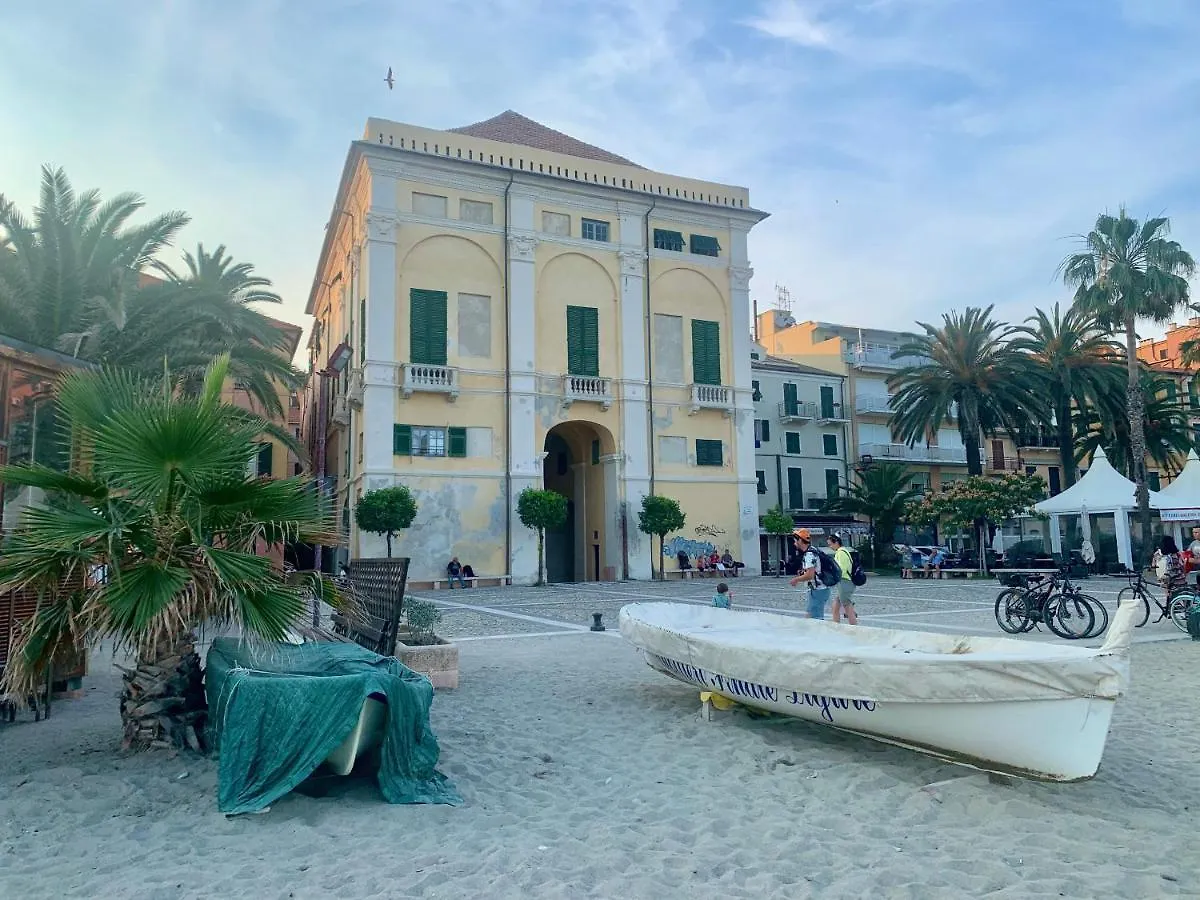 Historic Building By The Sea Apartment Finale Ligure