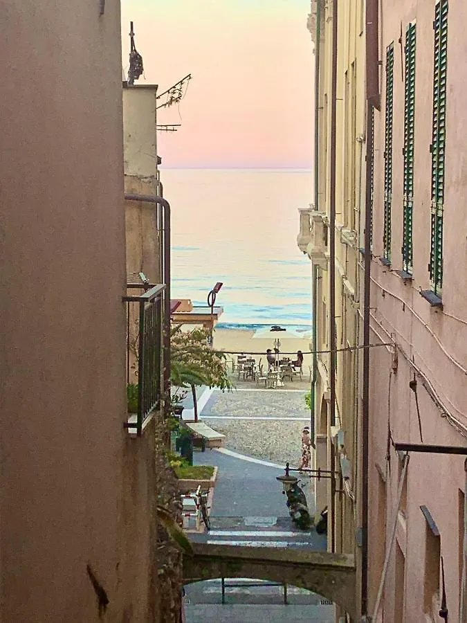Historic Building By The Sea Apartment Finale Ligure