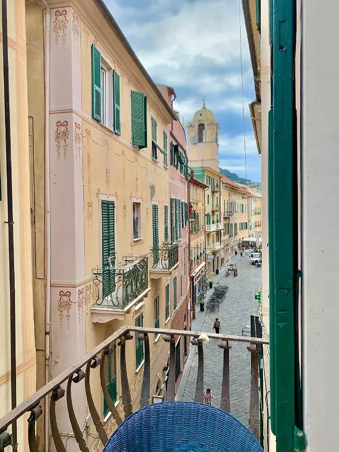 Historic Building By The Sea Apartment Finale Ligure Italy